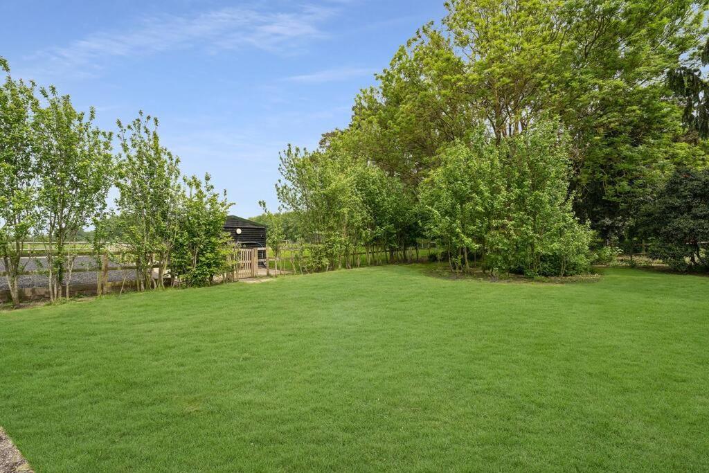 Local Walks Pub Gardens Pet Friendly Landscaped Gardens And Free Private Parking Villa Doddington  Ngoại thất bức ảnh
